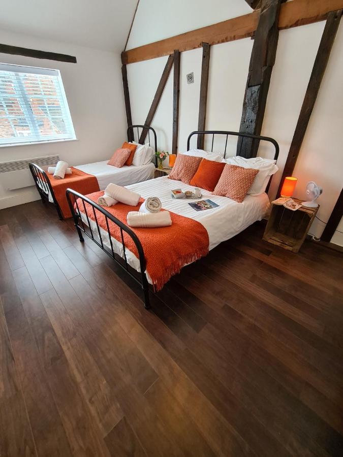 Beautiful Mews House In A Georgian Listed Building Close To The A38 버튼온트렌트 외부 사진